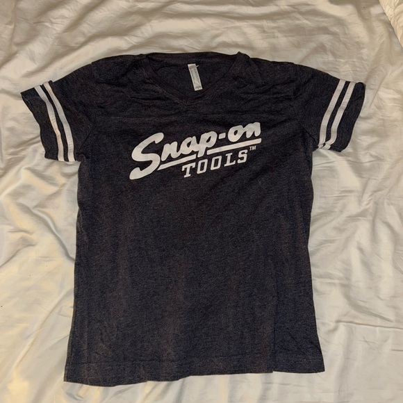 Snap on women’s shirt - Picture 1 of 2